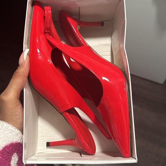 SEYMORE POINTED TOE SLINGBACK COURT HEEL IN RED PATENT worn once - Picture 5 of 5